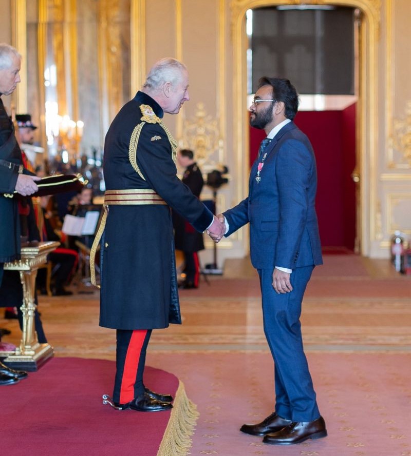 Prof. Dr. Naseem Naqvi awarded by the King of the United Kingdom